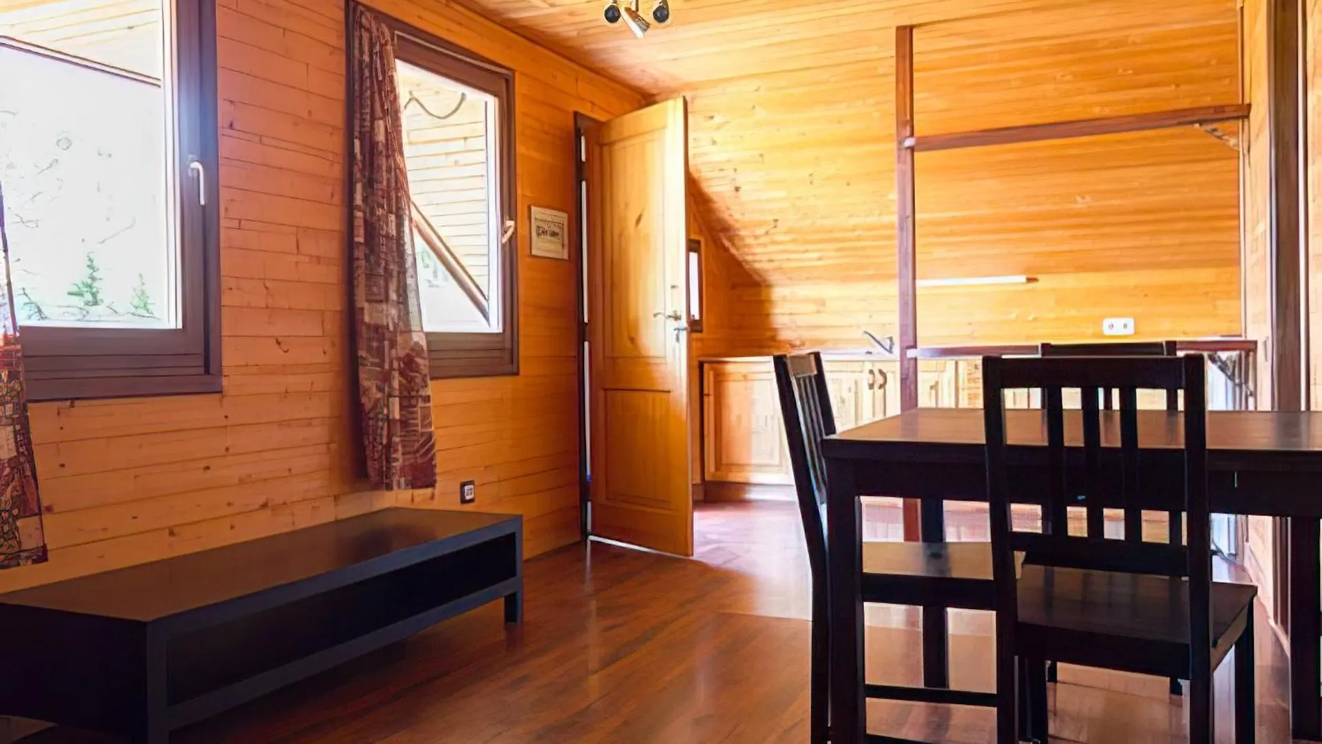 Arc De Bara Camping & Bungalows Roda de Bará