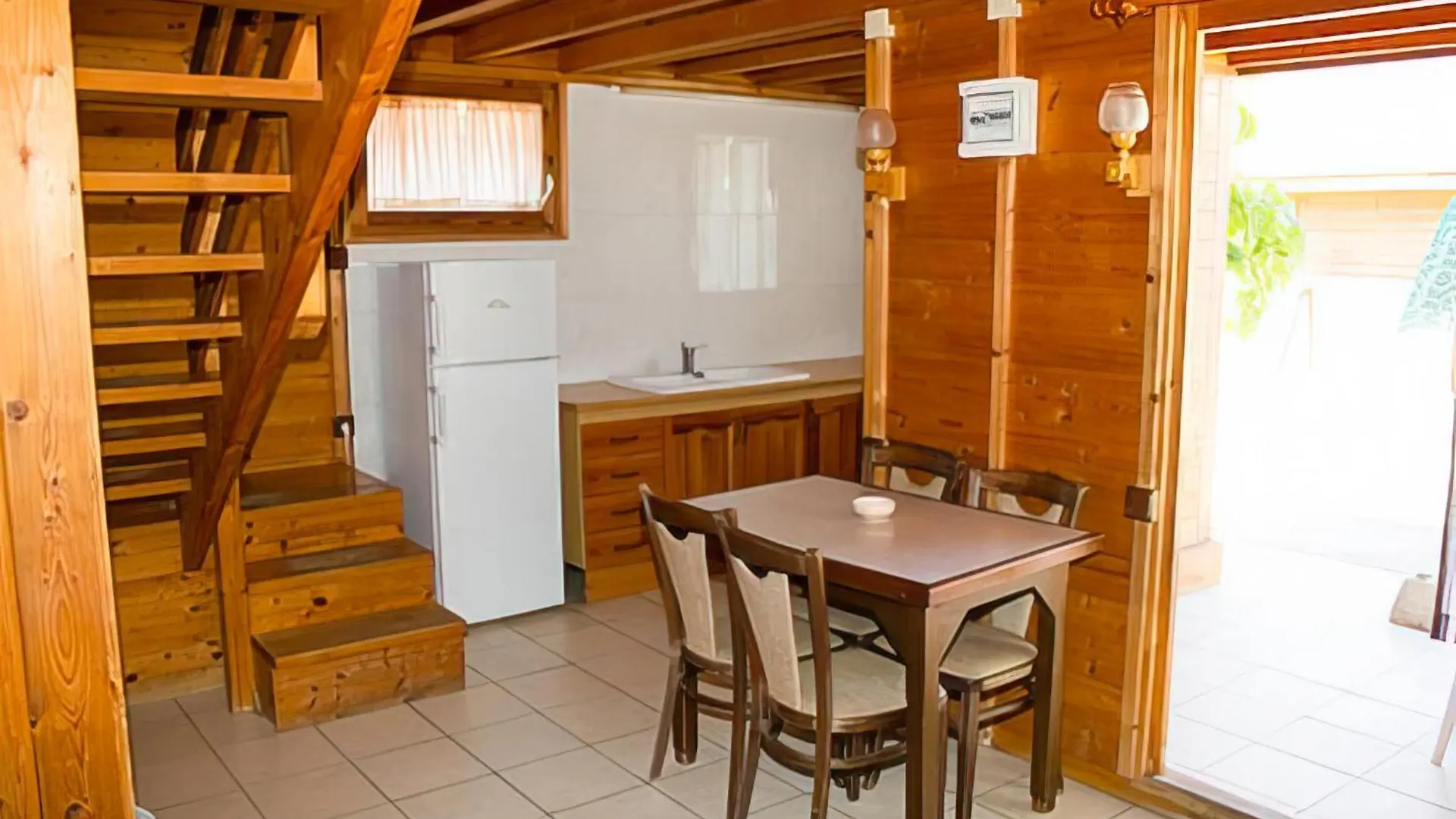 Arc De Bara Camping & Bungalows Roda de Bará